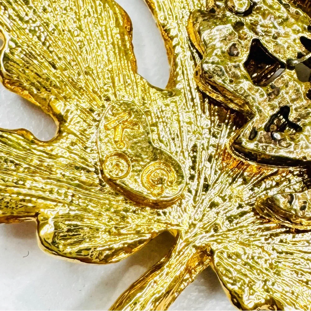 Vintage Y2K Kenneth Cole Enamel Autumn Maple Fall Leaf Gold Tone Filigree Brooch